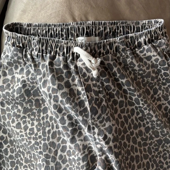 Leopard Print Stretch Wide-Leg Pants by Vintage Havana - Picture 5 of 11